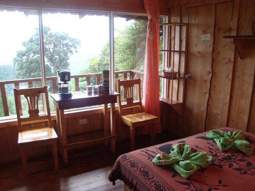 Paraiso Quetzal Lodge Tres de Junio エクステリア 写真