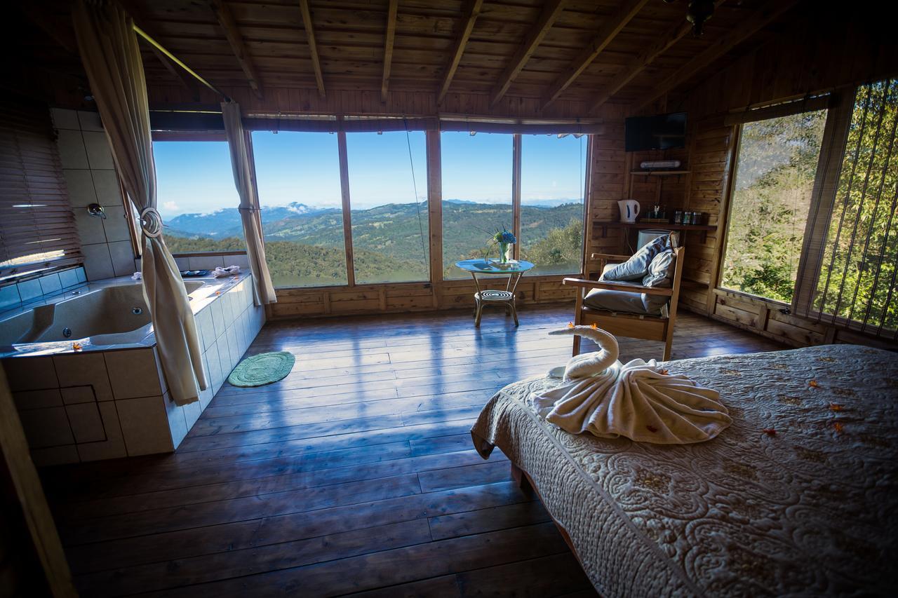 Paraiso Quetzal Lodge Tres de Junio エクステリア 写真