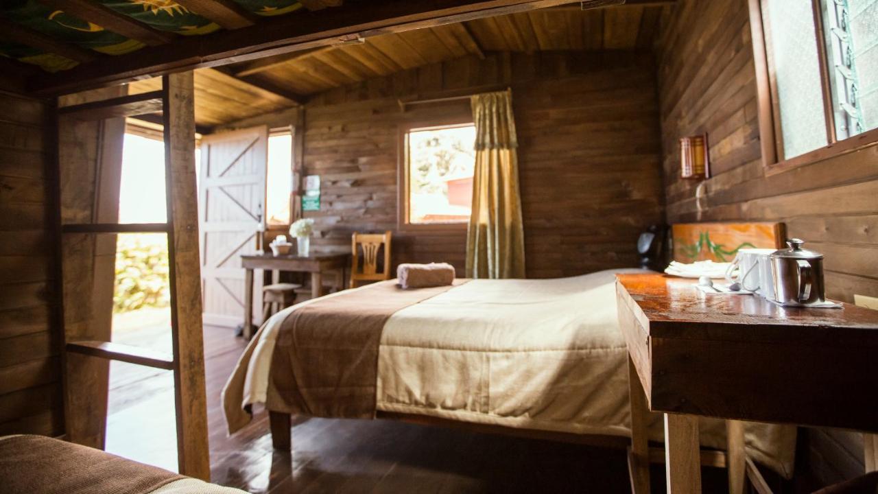 Paraiso Quetzal Lodge Tres de Junio エクステリア 写真